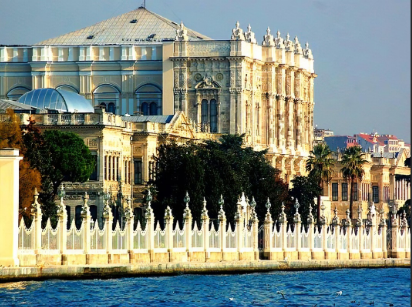 قصر دولمة بهجة اسطنبول